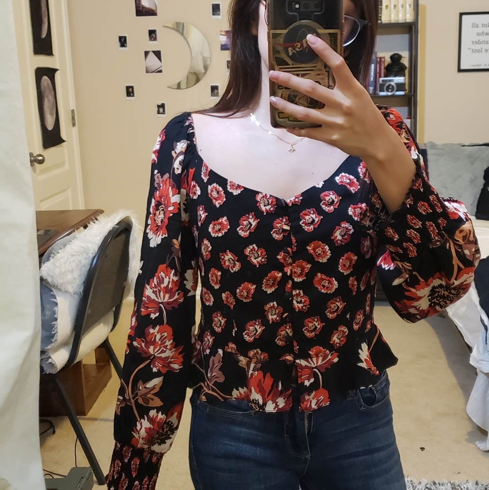 Cute cropped blouse
